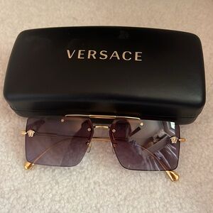 Versace Woman Sunglasses Gold Frame, Violet Gradient Lenses